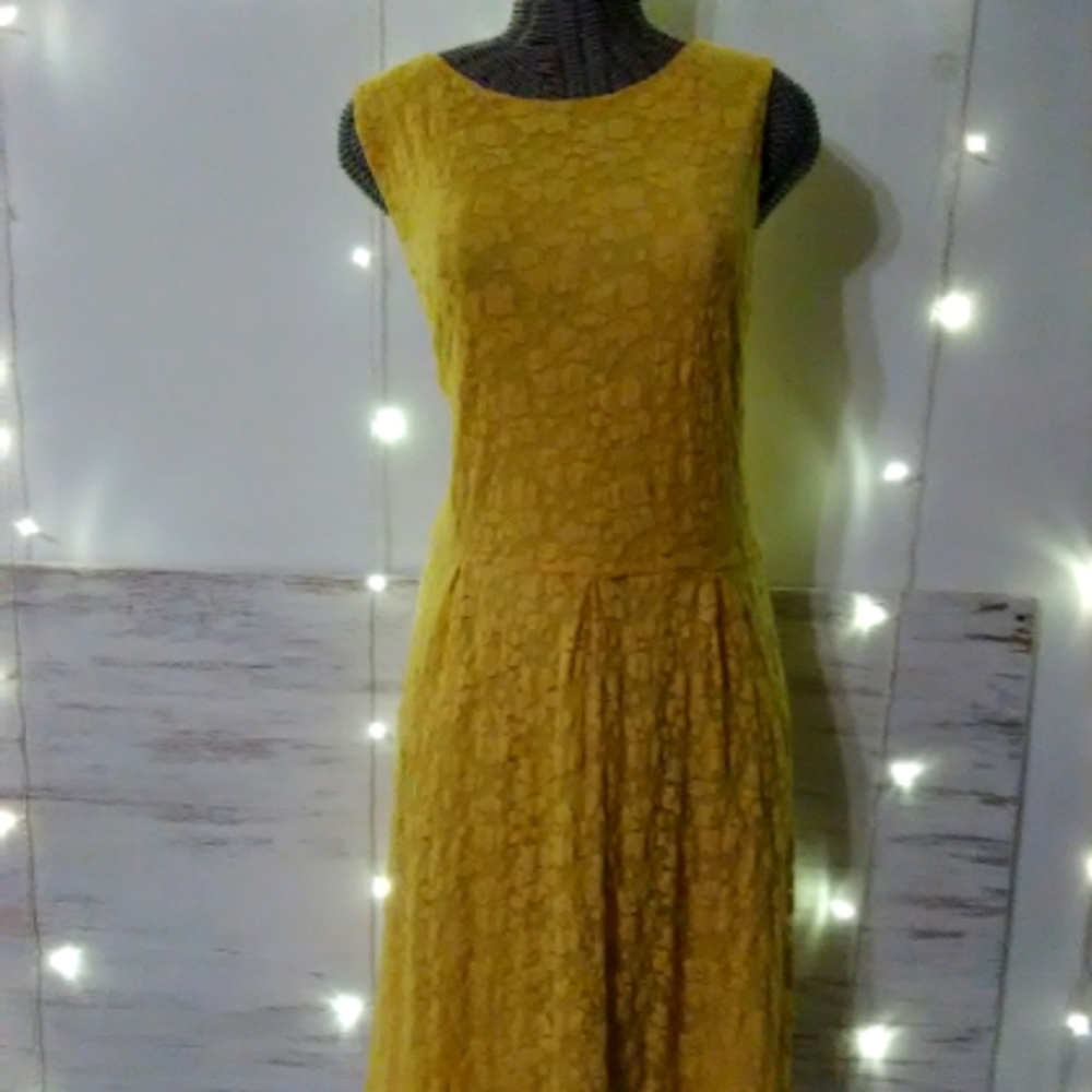 Yellow lace dress with zipper down the back
